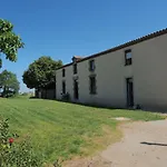 Hameau De La Landriere A 3 Min Du Puy Du Fou B&B